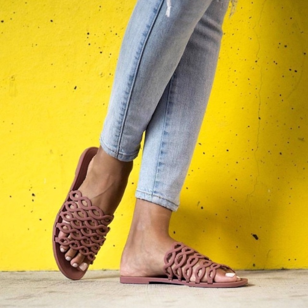 Boutique- reddish/orangish brown slide in sandals - Picture 2 of 5